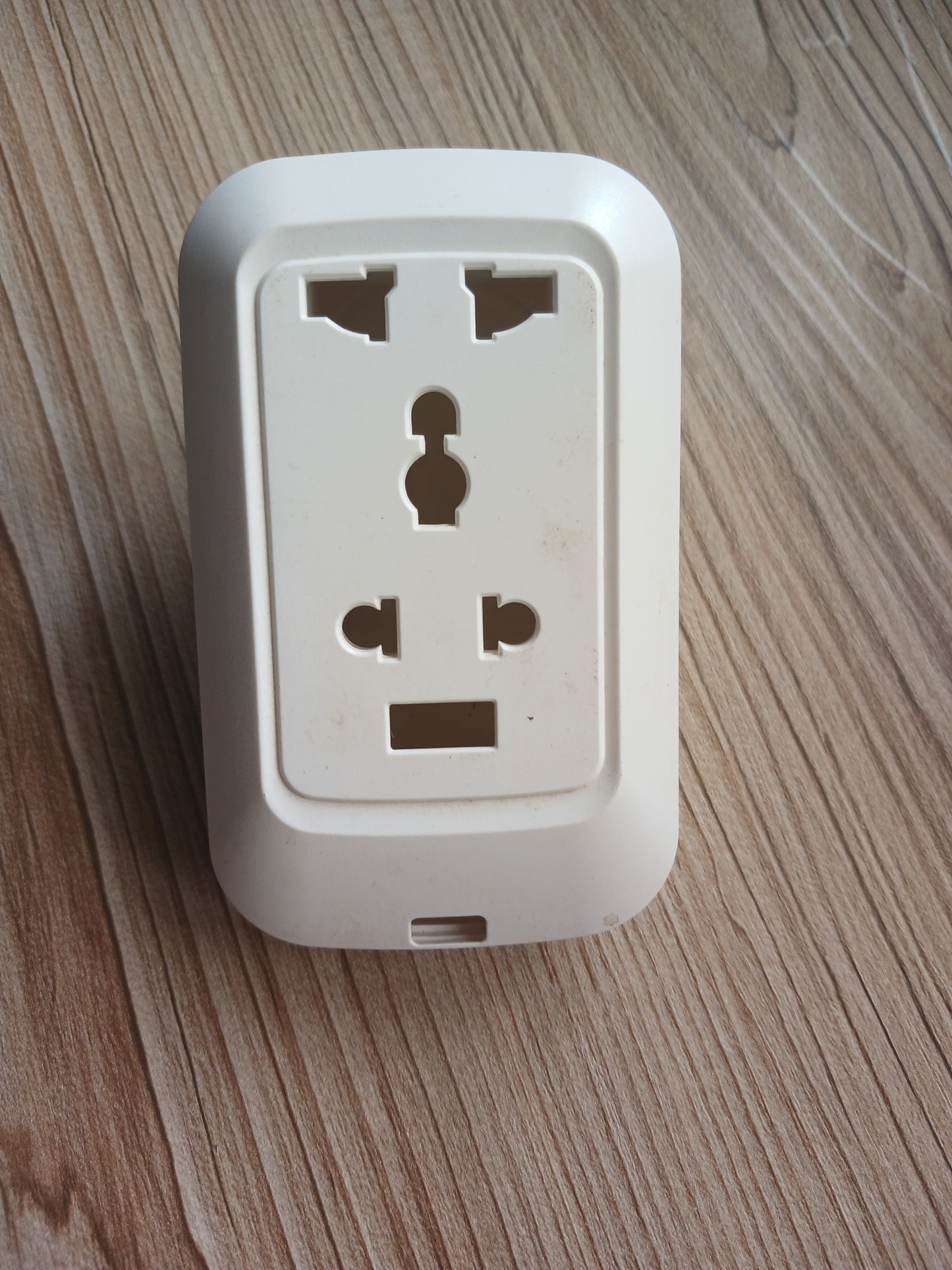 Smart socket enclosure