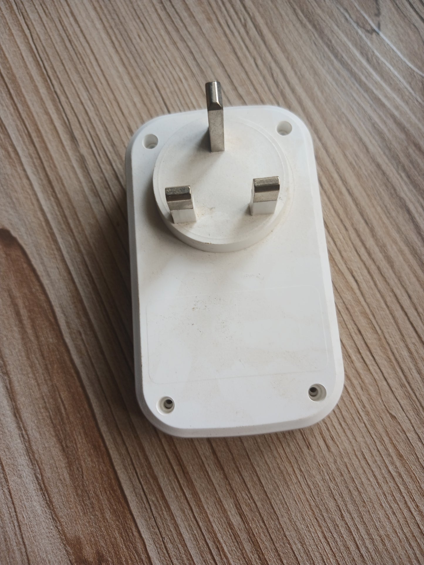 Smart socket enclosure