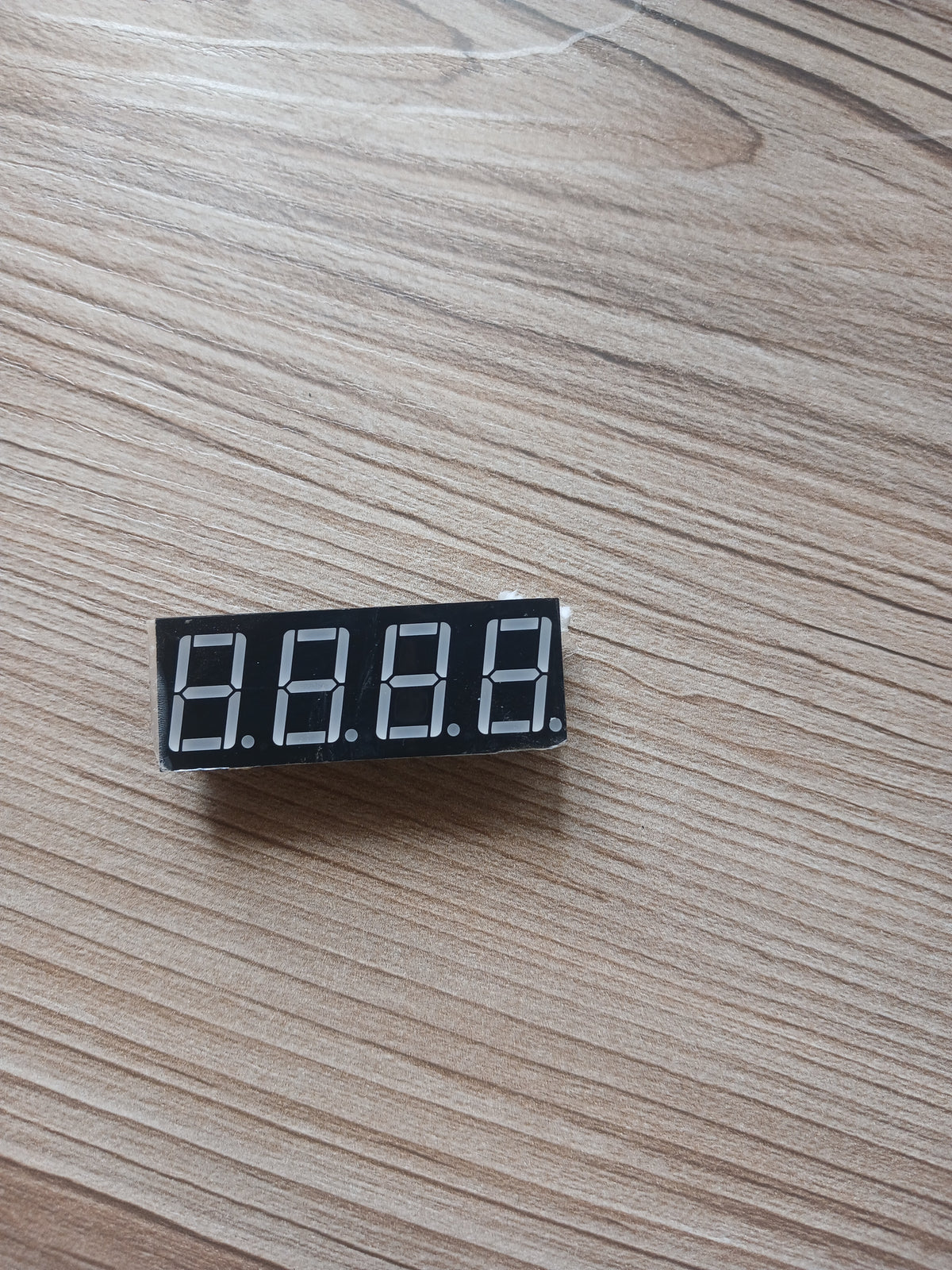 4 Digit 7 Segment Display F5461BH – Microscale
