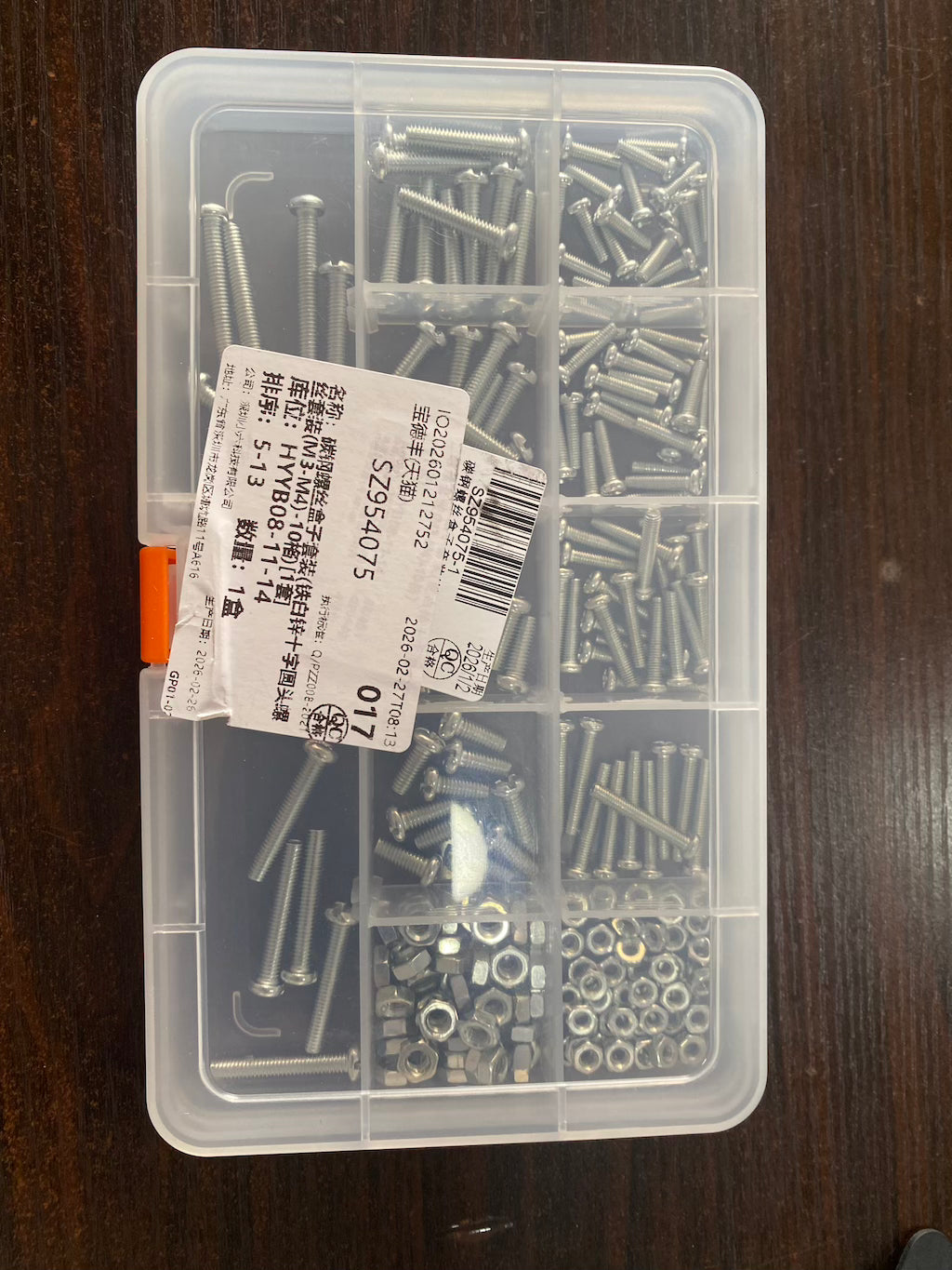 Complete set of screws and nuts